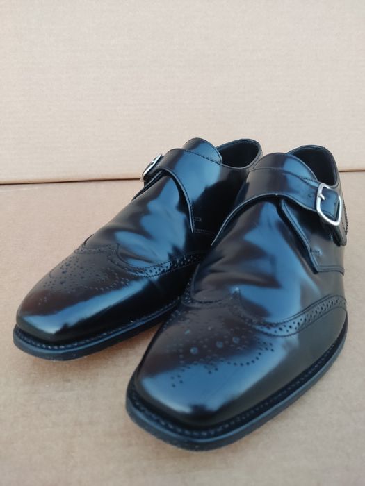 Чоловічі чорні туфлі Loake, модель single monk, броговані