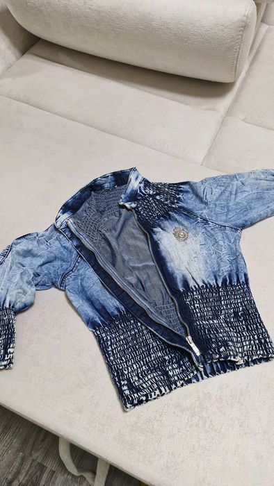 Продам коротеньку куртку,піджак мягкиджинс