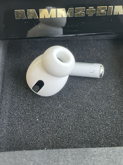Продам AirPods pro лівий оригінал L без кейсу