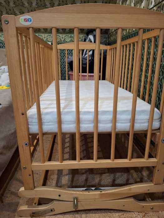 Ліжко дитяче з матрацом та шухлядою