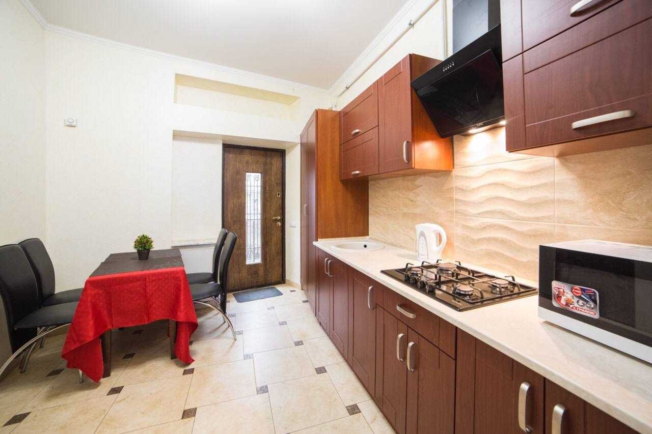Продаж 1кім квартири по вул.Хмельницького (початок)