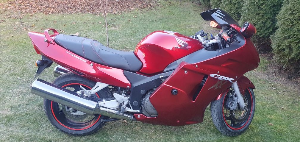 Продам Honda cbr1100xx