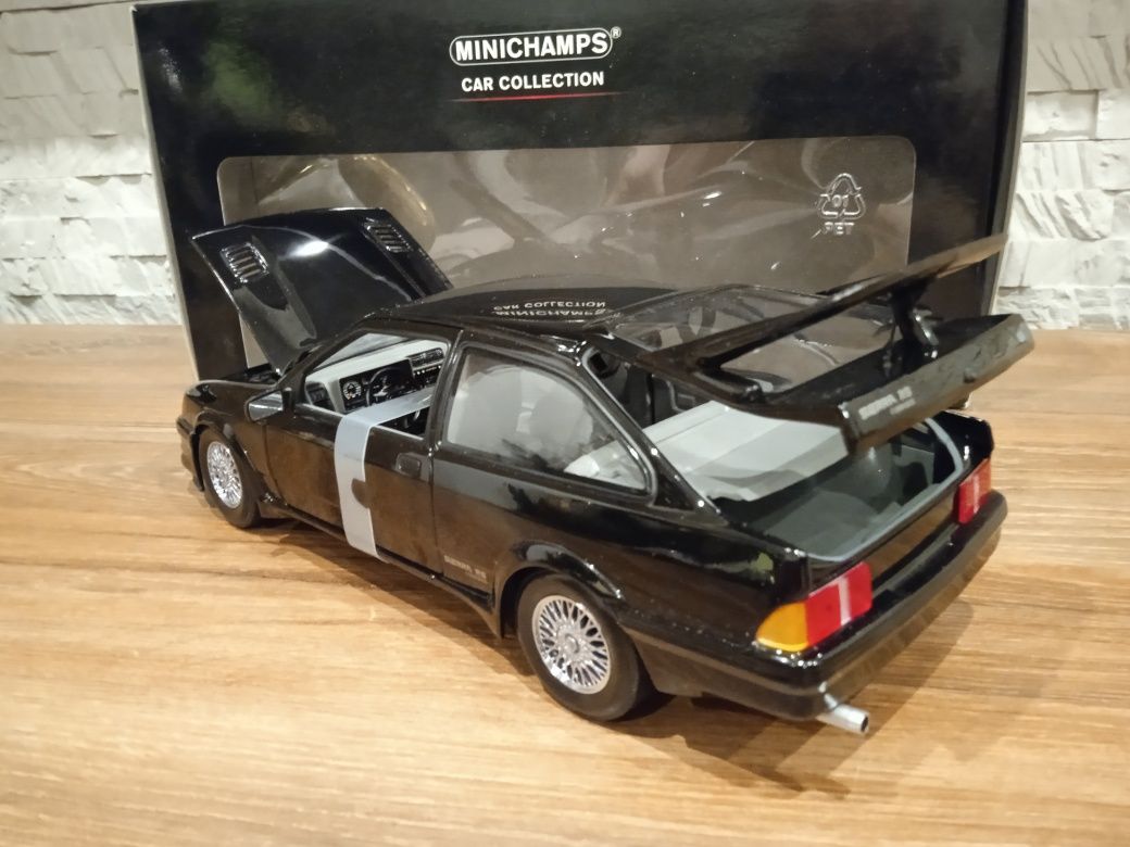 1:18 Minichamps 1988 Ford Sierra RS Cosworth model