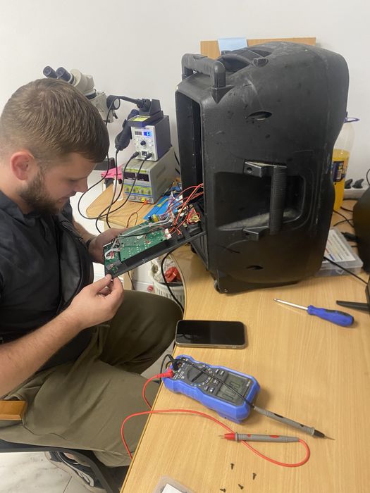 Ремонт ноутбуків, мобільних телефонів, комп'ютерів, планшетів, техніки