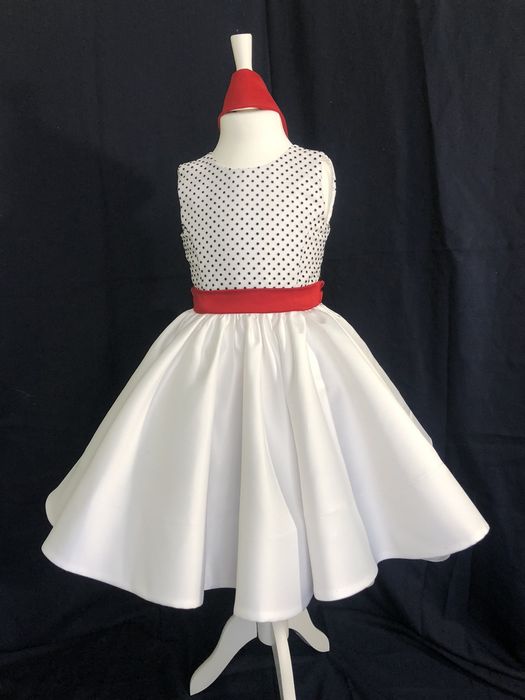 Праздничное пышное платье на девочку 4-6 лет