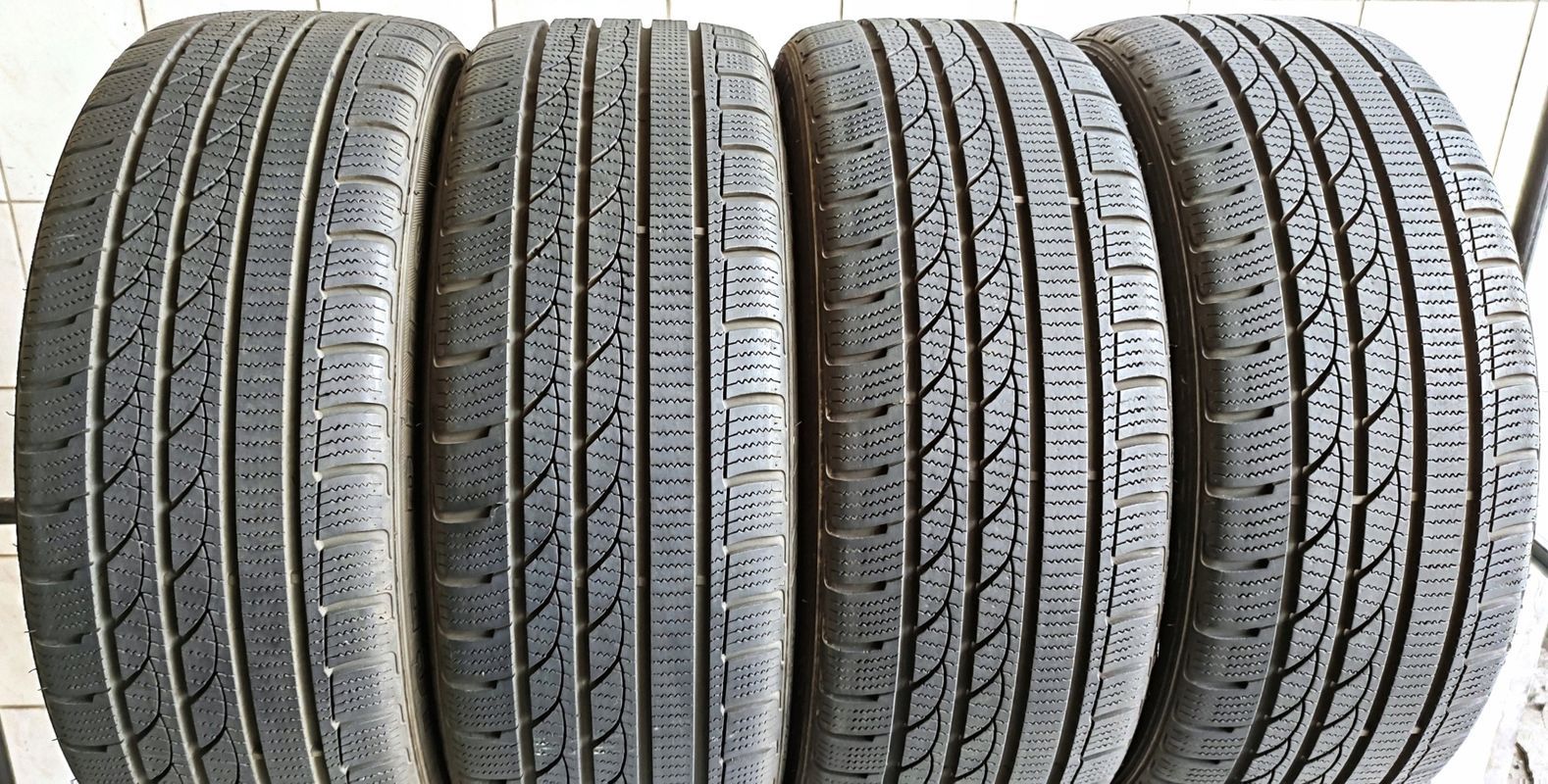 4x 215/45r17 Minerva Ice-Plus S210/91v Jak Nowe