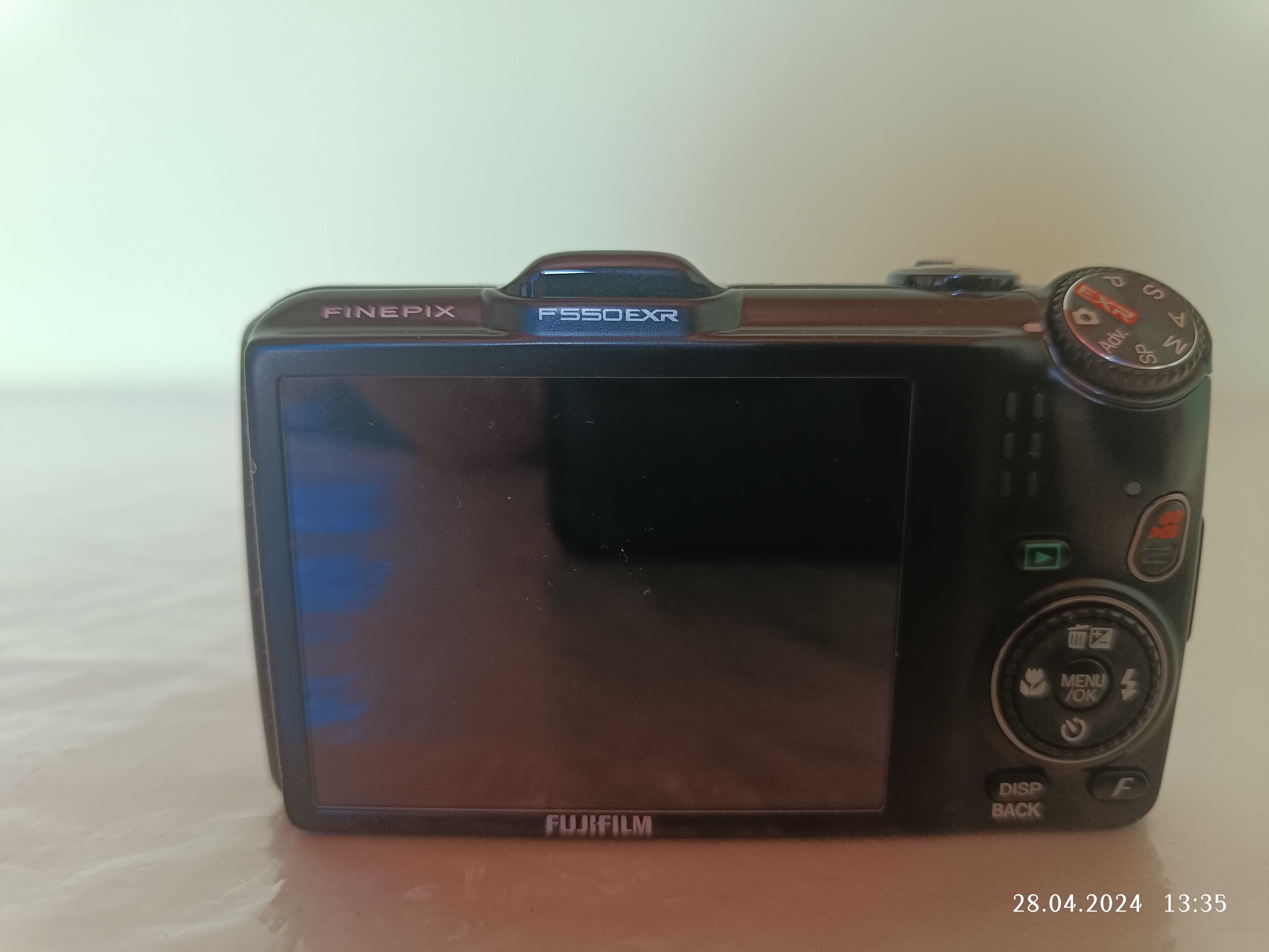 Фотоапарат Fujifilm FinePix F550EXR Black робочий в гарному стані шара