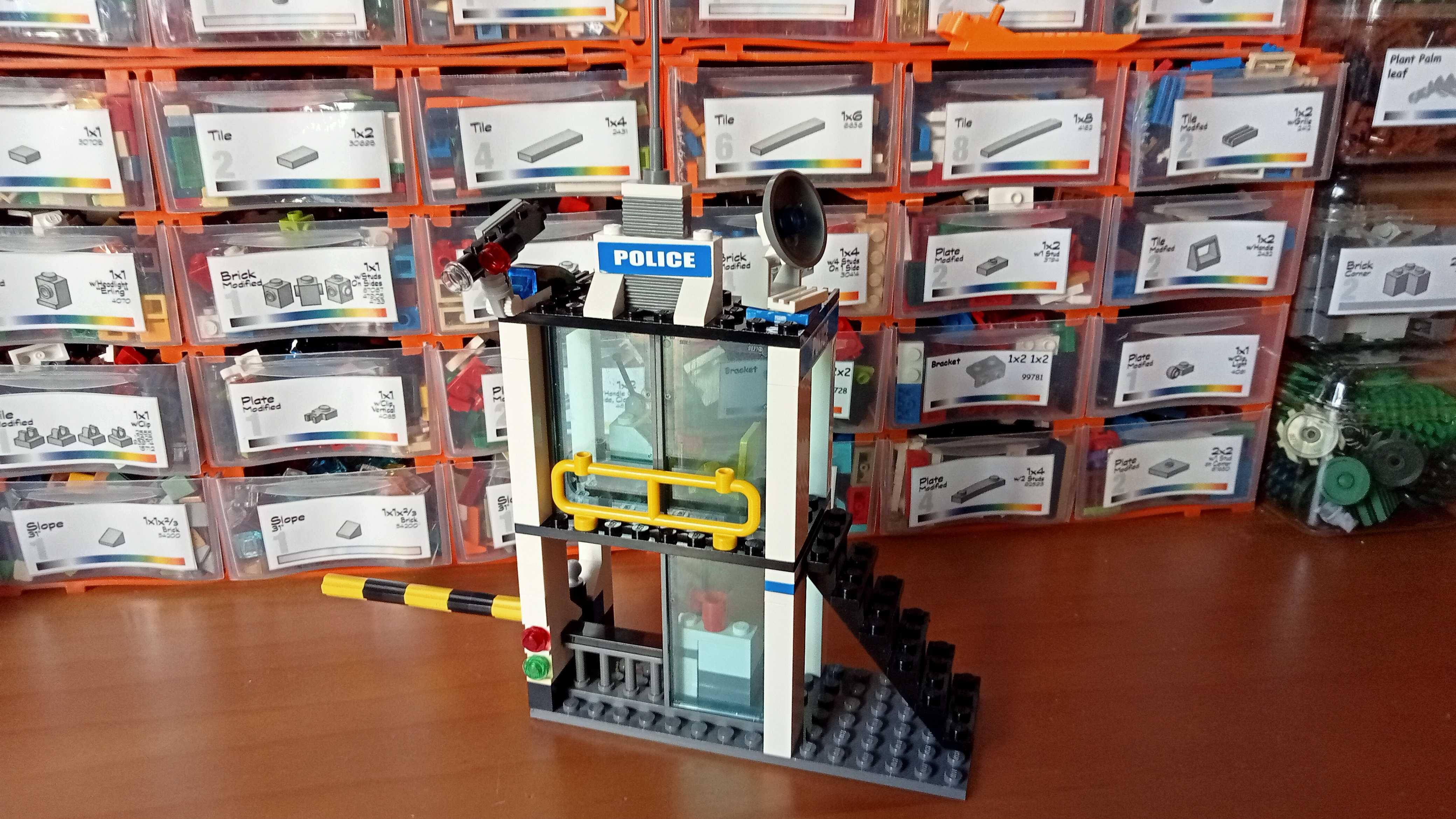Lego city 7743 Police Command Center + 7235 Police Motorcycle