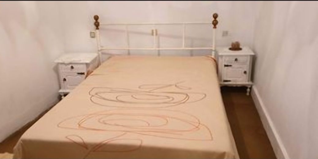 Cama de casal de ferro