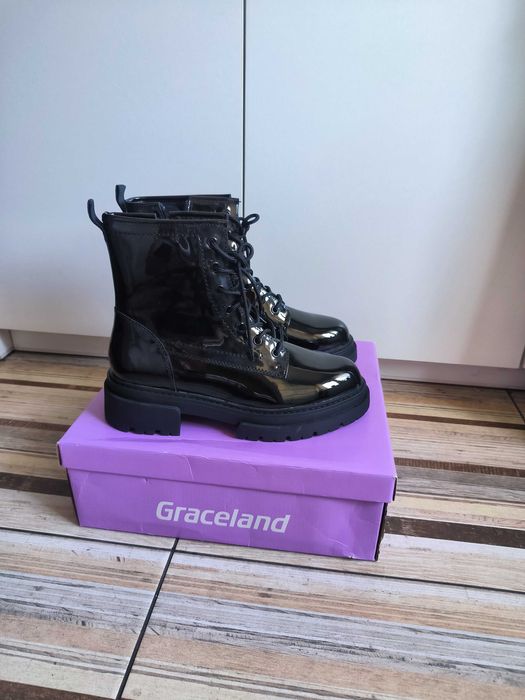 Lakierkowe trapery 40 Deichmann