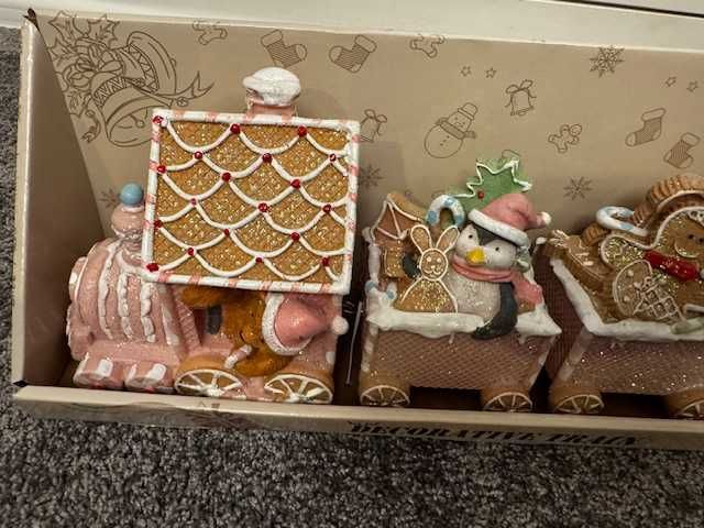 Dekoracyjny pociąg świąteczny, piernikowy, ceramiczny 41cm Nowy