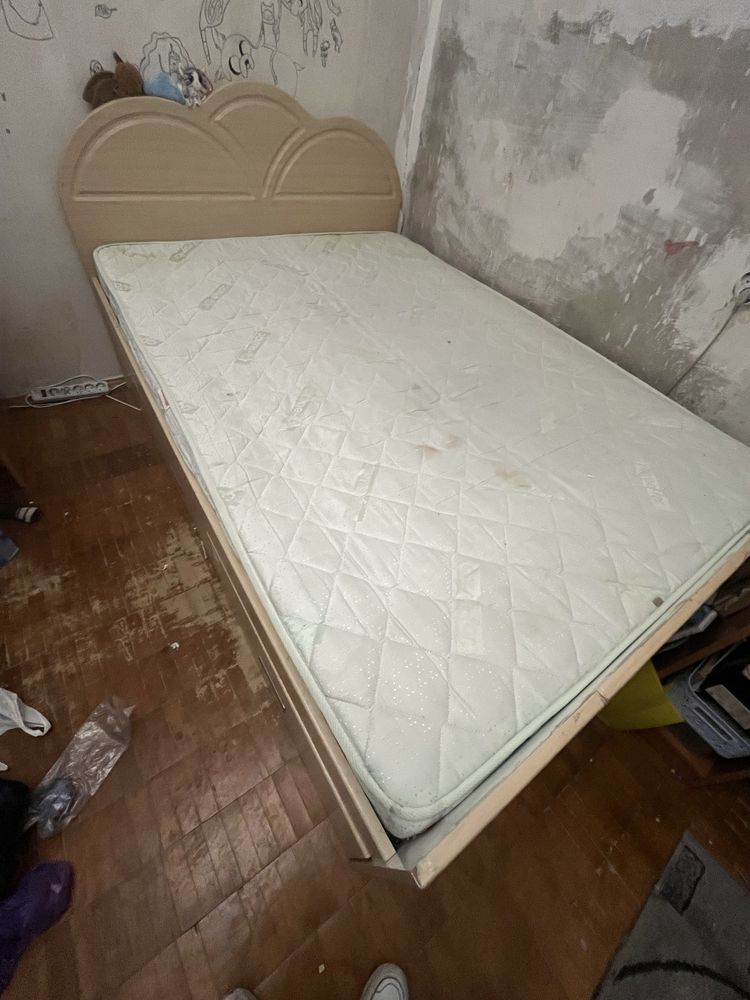 Ліжко, кровать з матрасом, терміново!
