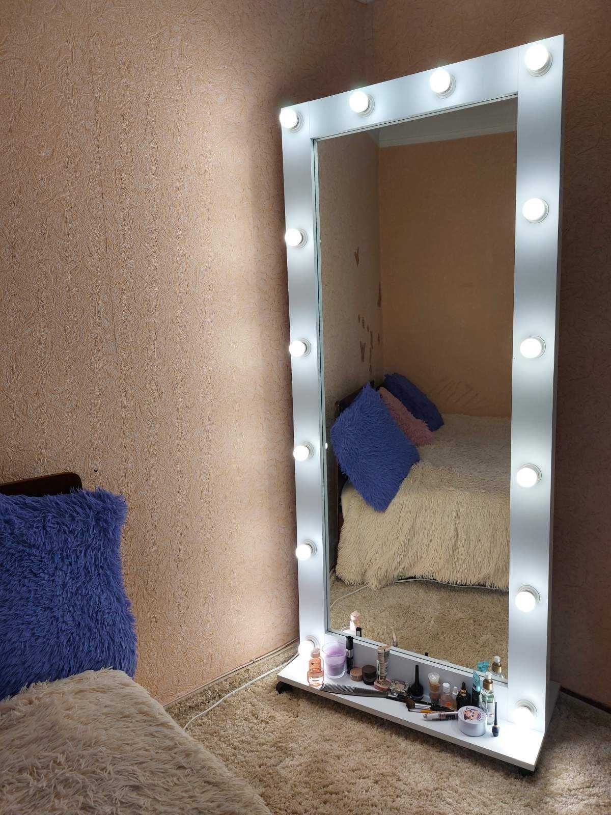 Зеркало на подиуме зеркало гримерное с лампами зеркало на колесах