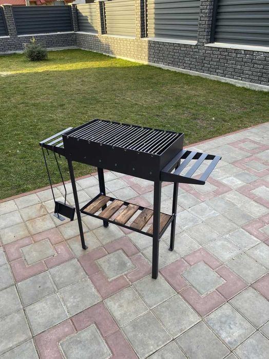 ЗНИЖКА / Мангал з решіткою для гриля метал 4 мм на 8 шампурів