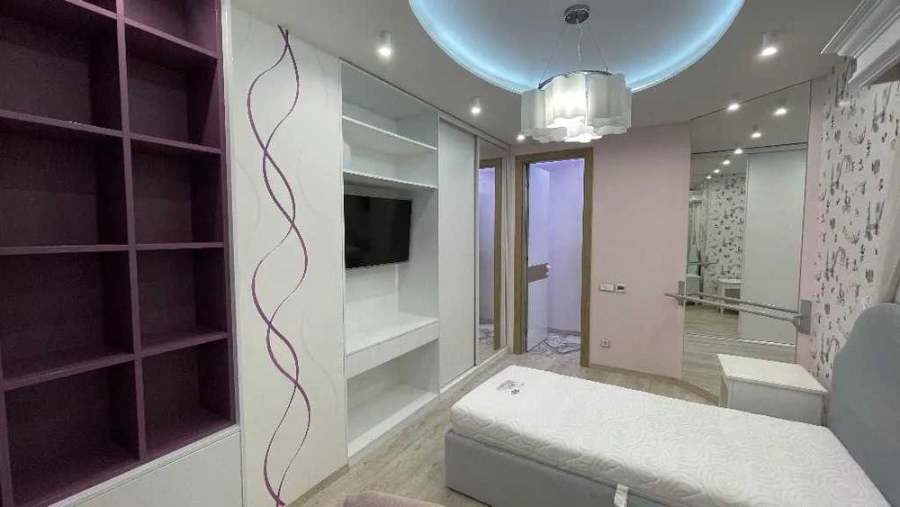 Продам 4к квартиру в ЖК "Атлант" на А. Поля (низ)