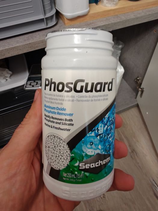 Seachem PhosGuard 250ml - otwarty