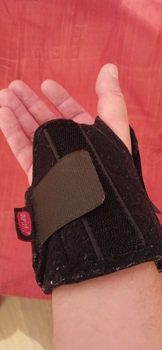 Неопренова пов'язка бандаж для зап'ястя