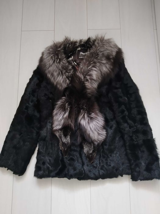 Натуральна жіноча шуба