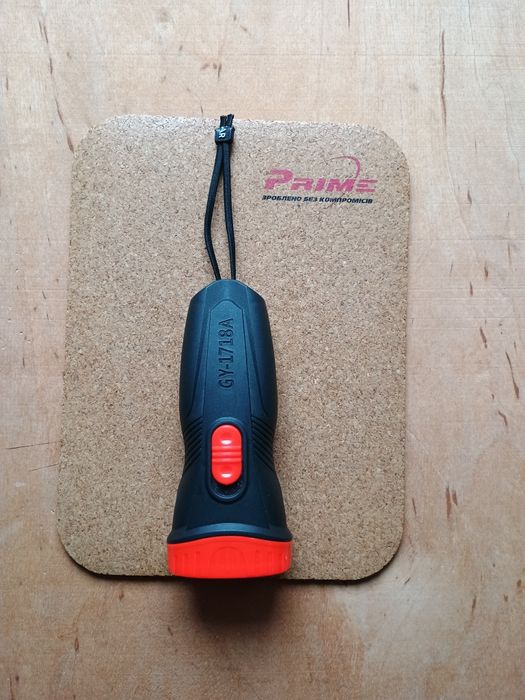 Фонарик на батарейках АА