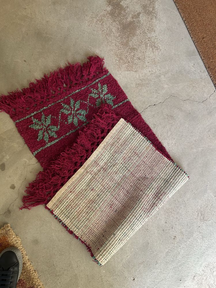 Tapete de lã antigo feito em tear