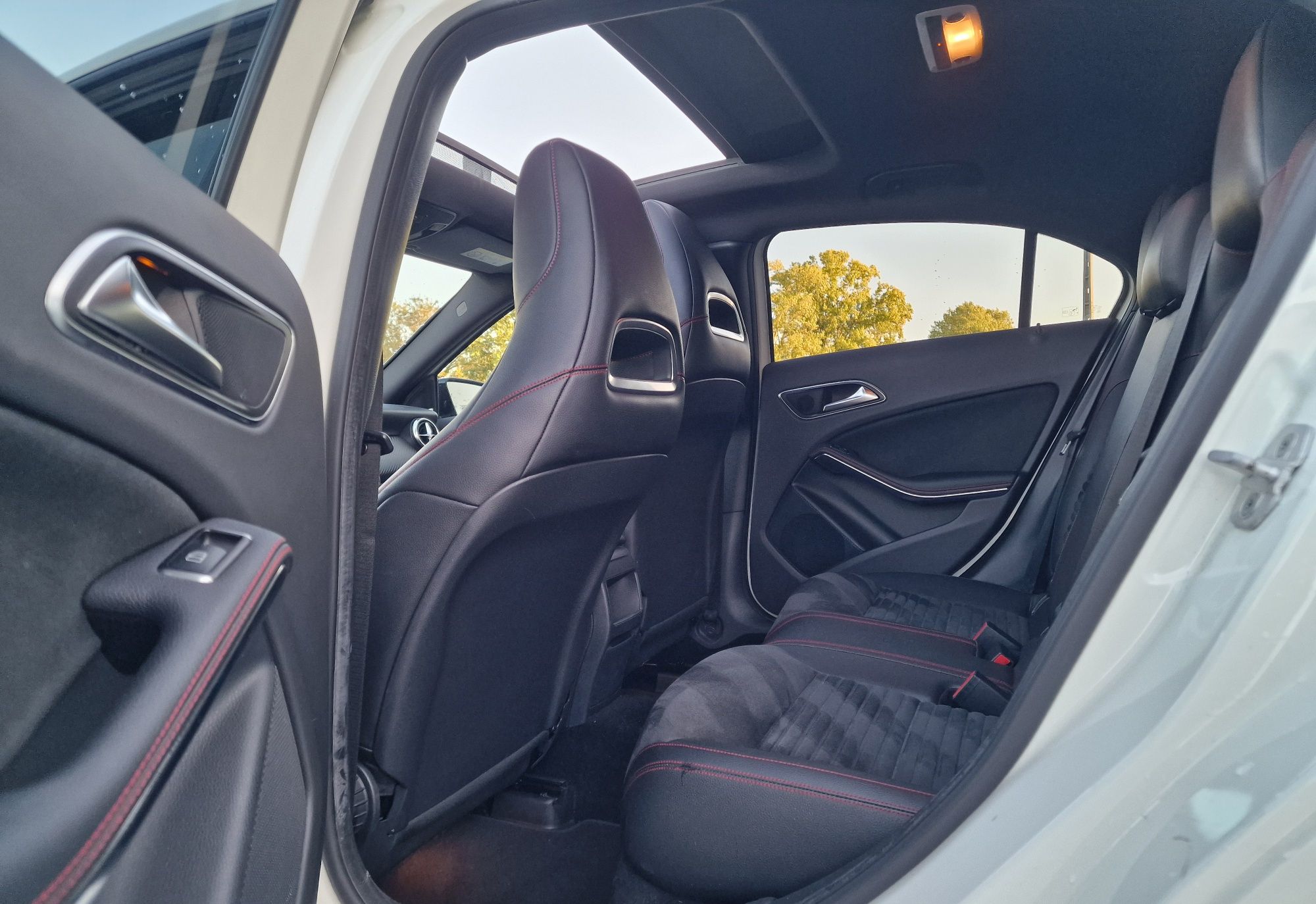 Mercedes-Benz A180cdi  AMG IMPECÁVEL