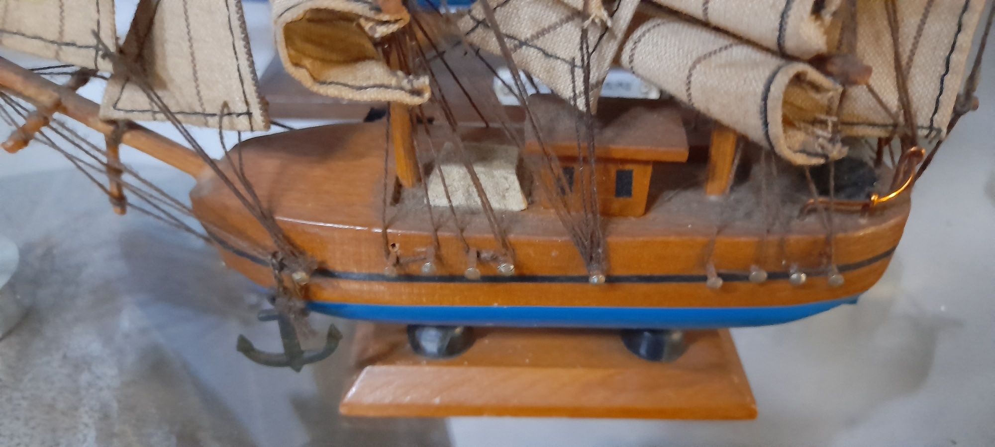 2 barcos decorativos madeira