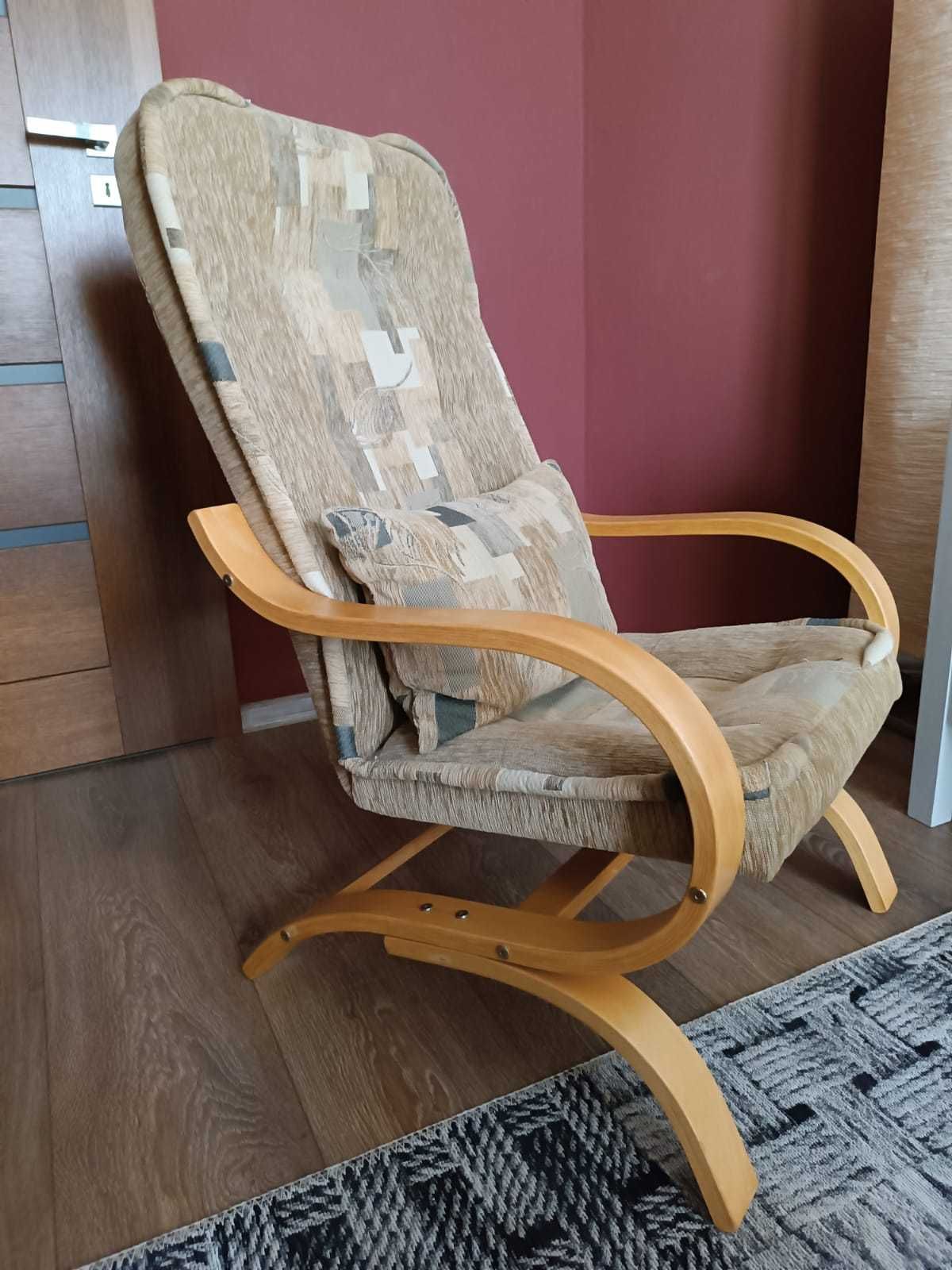 Fotel wygodny z poduszką, drewno gięte