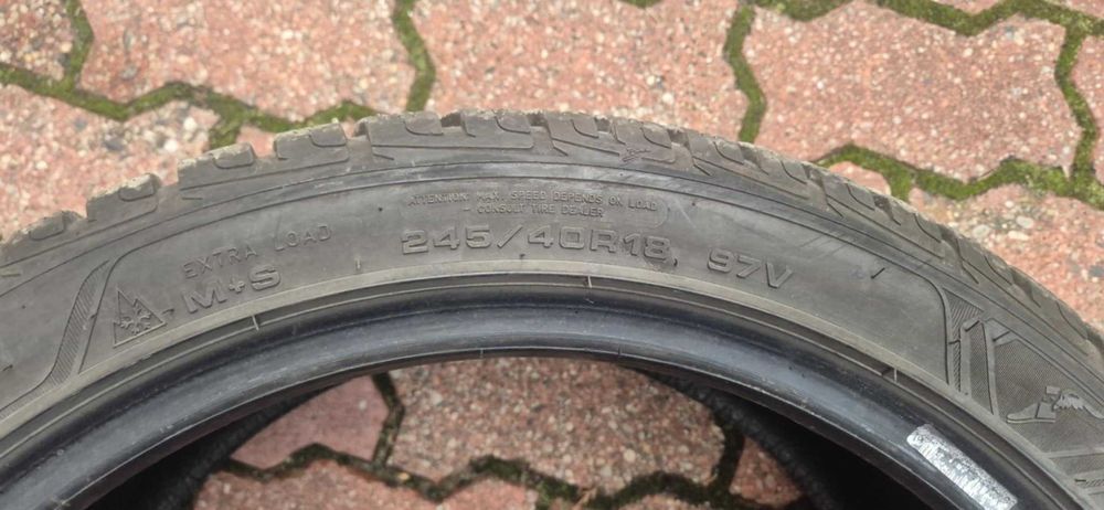 Opony zimowe 245x40R18 Goodyear  4szt Z804