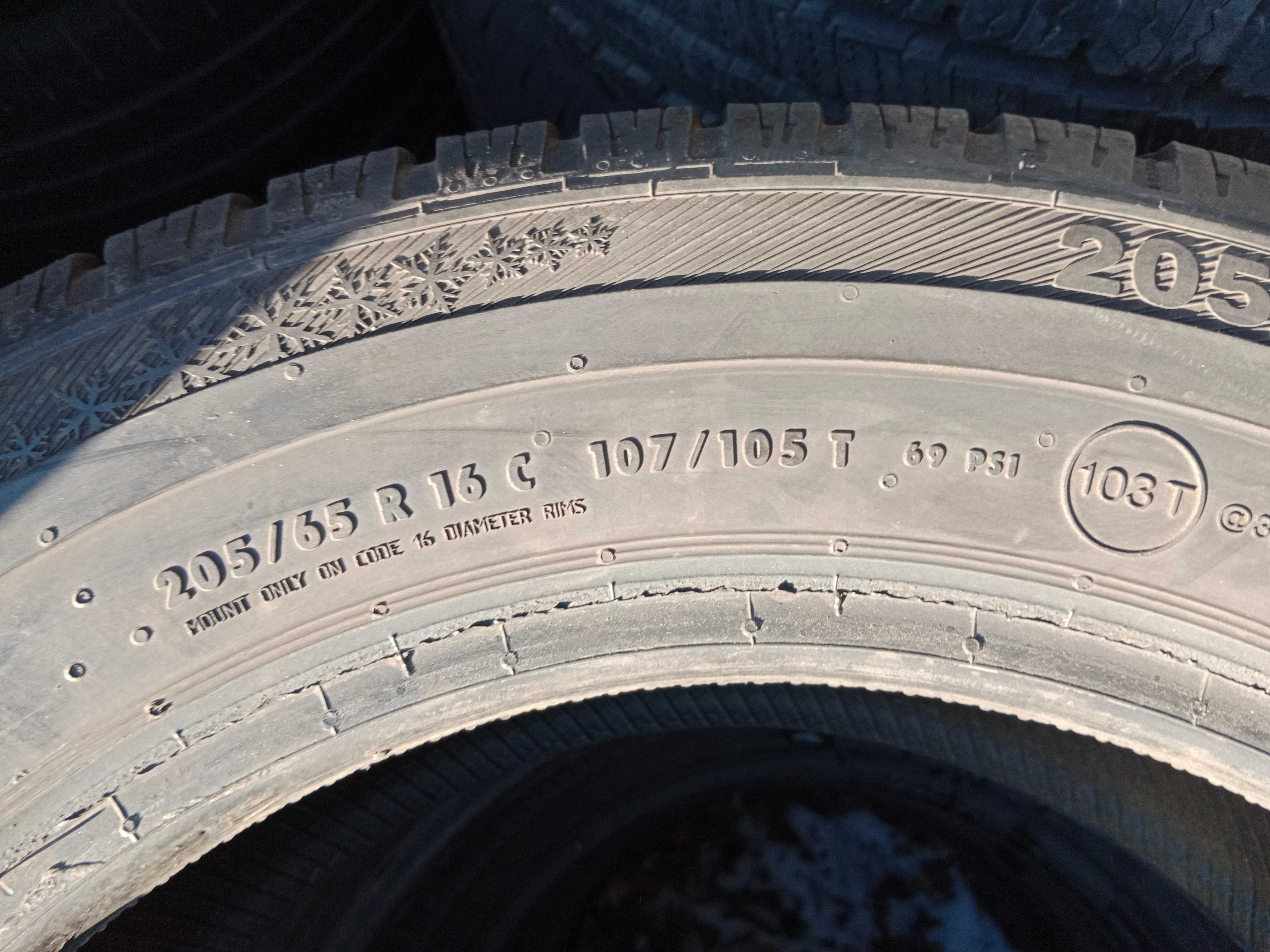 Opona używana 205/65R16C Barum Snovanis 2 1szt.