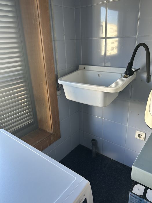 Lavatório/pia/pequeno tanque