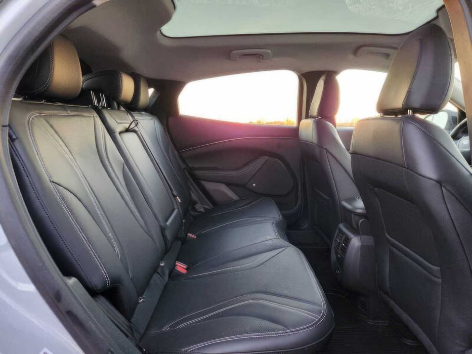 Ford Mustang Mach-E Premium      2021