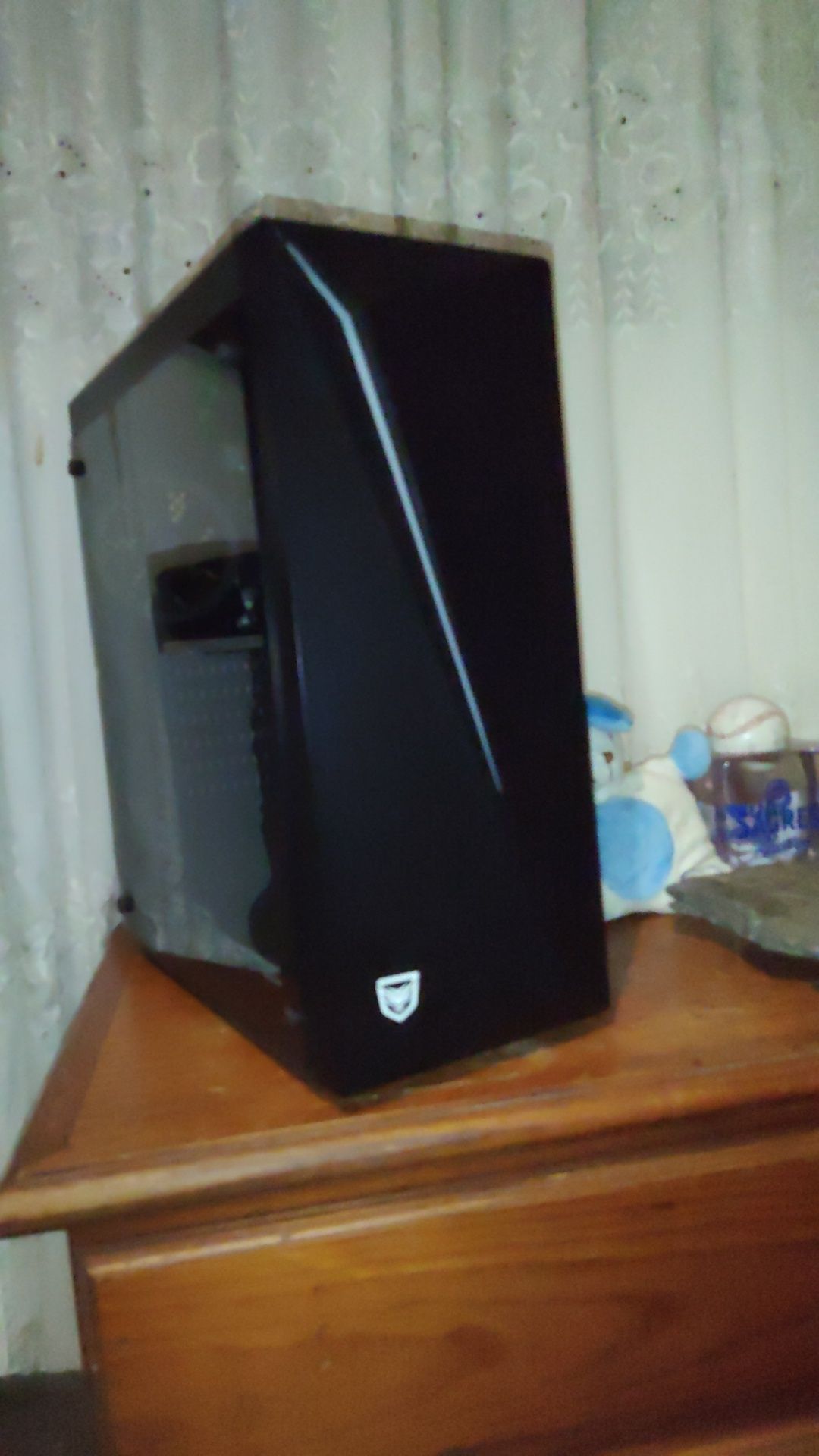 Vendo torre de computador as peças.