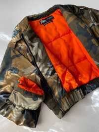 Куртка Zara яскравого кольору