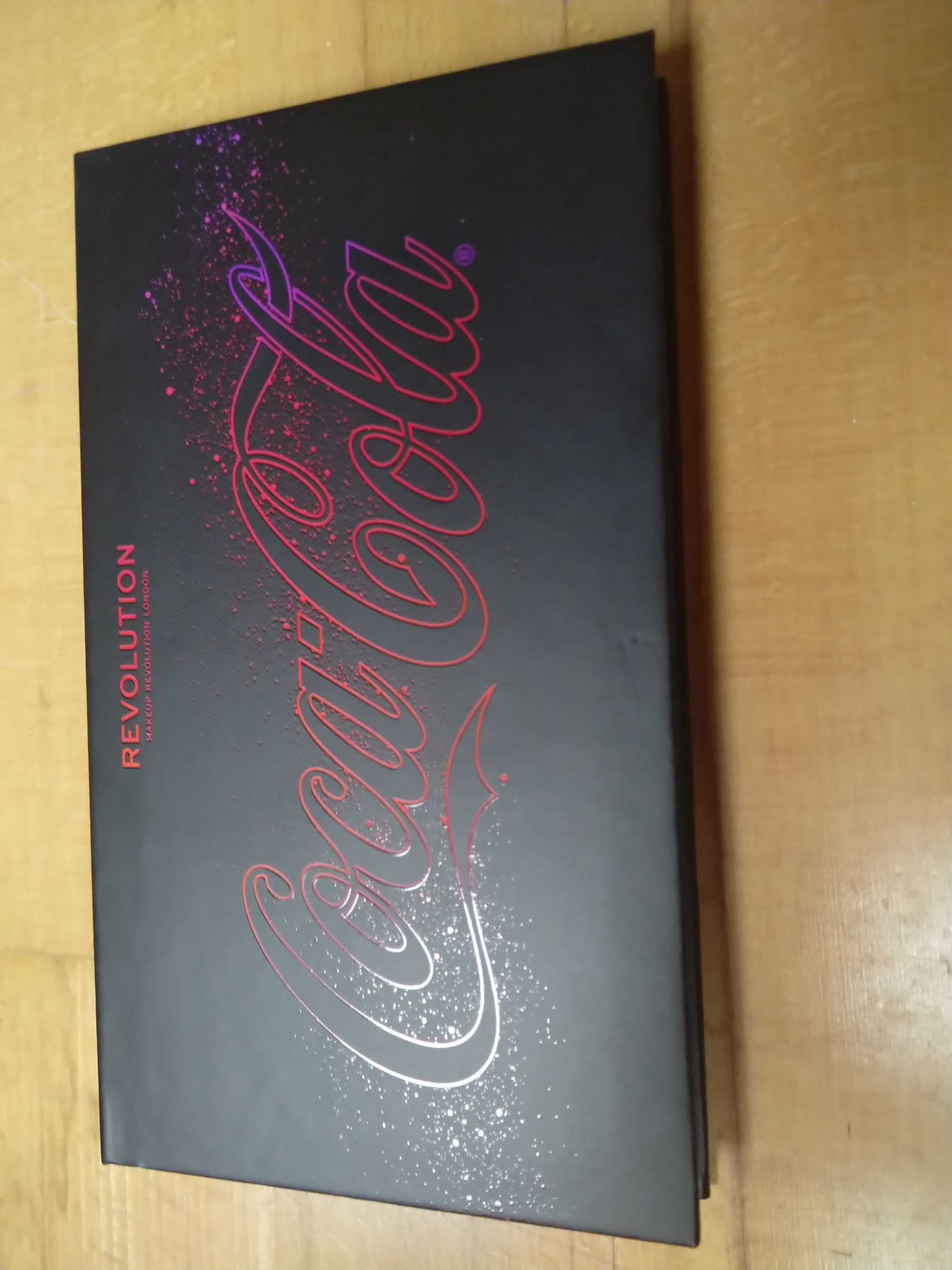 Paleta cieni Makeup Revolution Coca-Cola -Nowa
