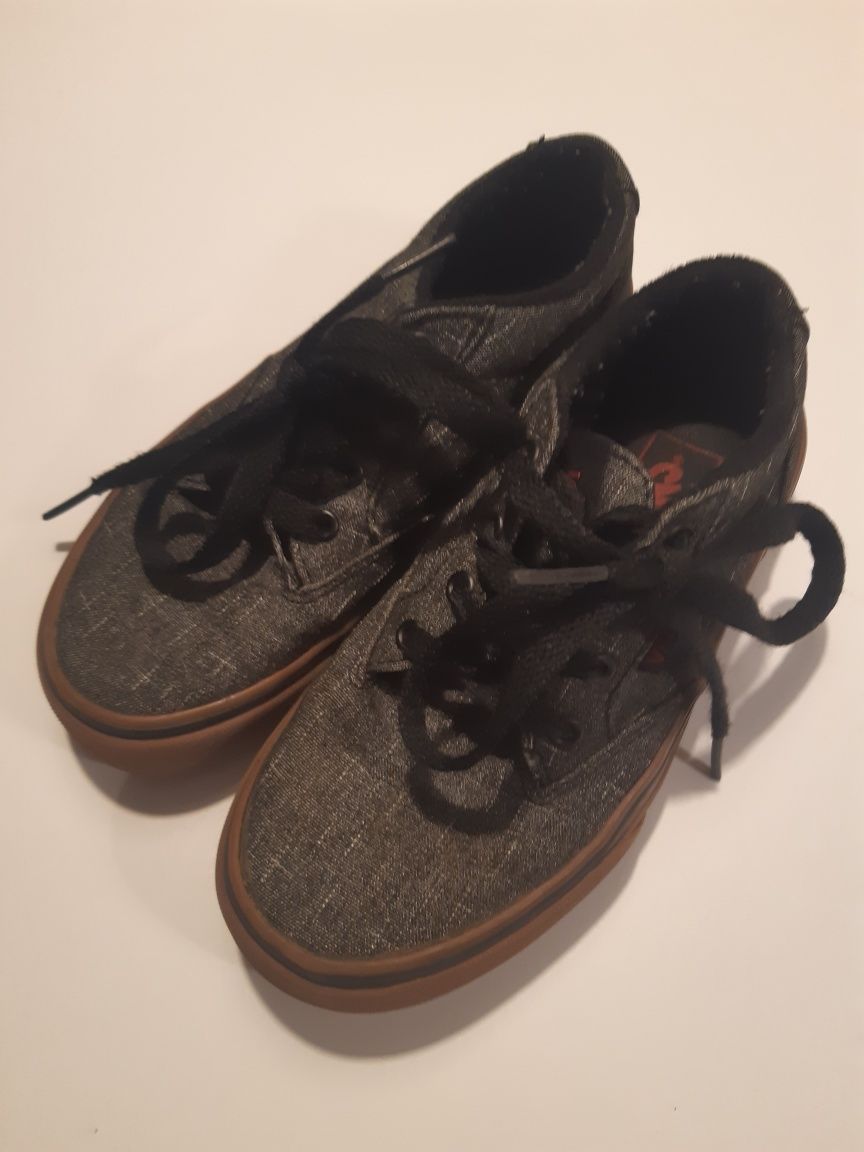 Buty chłopięce Vans rozmiar 30; 17,5 cm