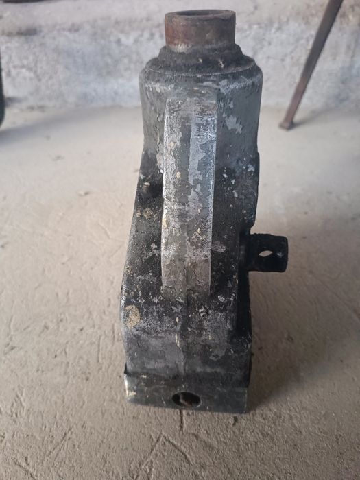 Podnośnik hydrauliczny Lewarek 8T proczesam