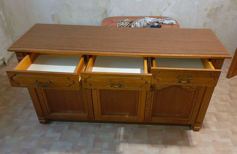 Продам великий комод з дубовими фасадами