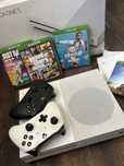 Konsola xbox one s 1tb+ 2 pady+ 4 gry