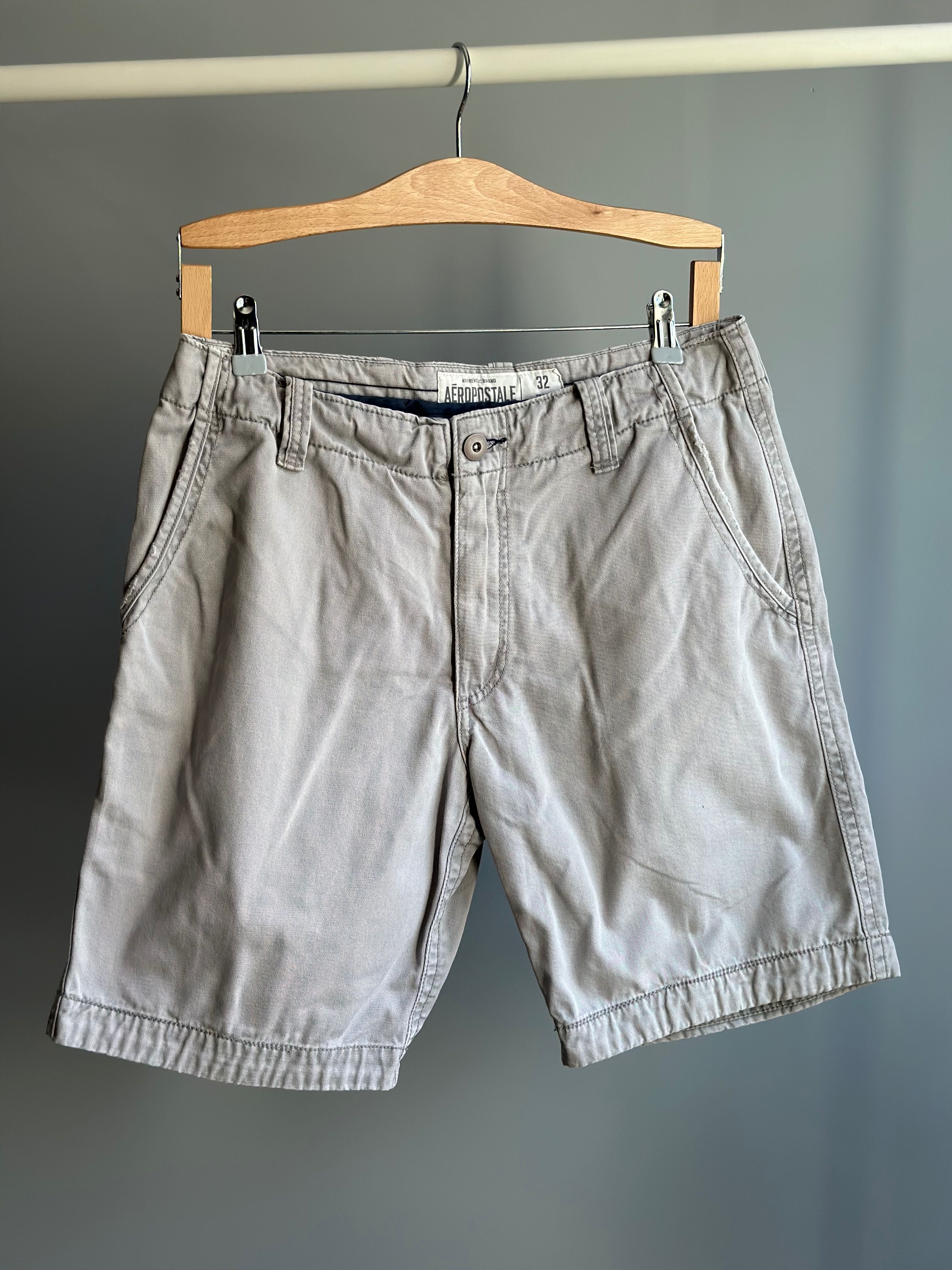 Szare dżinsowe jeansy krótkie spodenki, Aeropostale, rozmiar XL 42 32