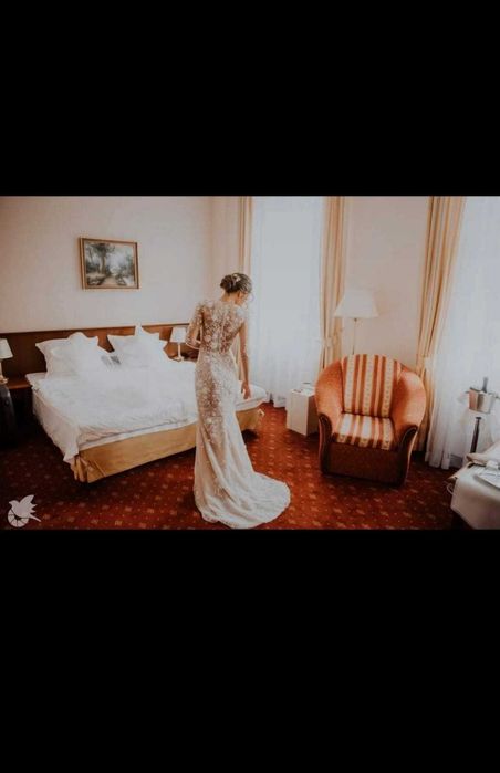 Suknia ślubna rybka projektu woná concept crystal design model Deli