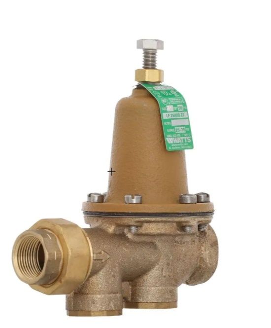 Válvula WATTS 3/4 in. Brass FPT x FPT Water Pressure Reducing Valve
