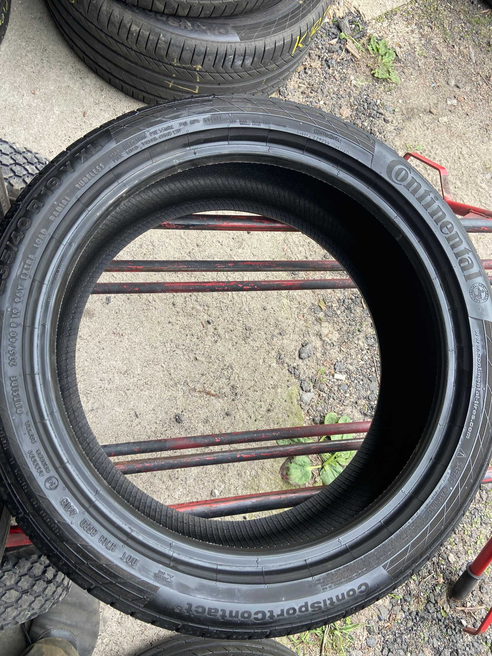 Opony Continental 235 40 R19 lato