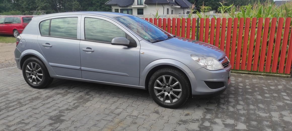Opel Astra h 1,6 B+G