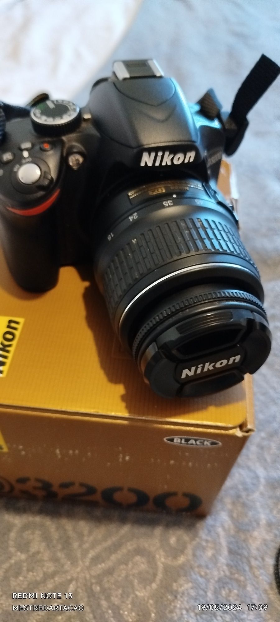 Máquina reflex Nikon 3200