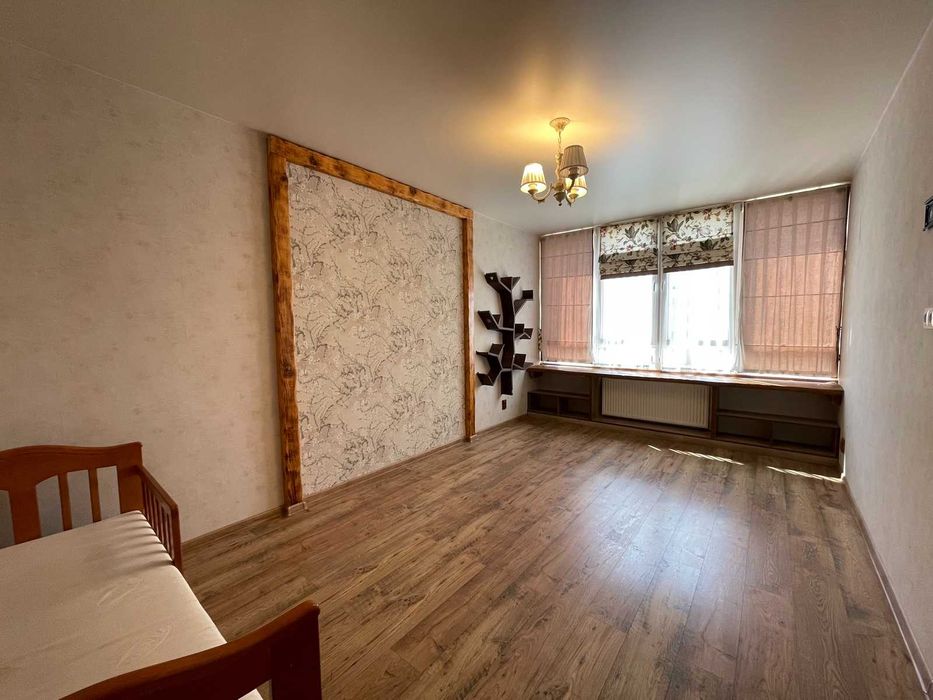 Простора 2 -х кімнатна квартира