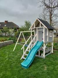 Drewniany domek dla dzieci, plac zabaw wiosna/Lato 2024