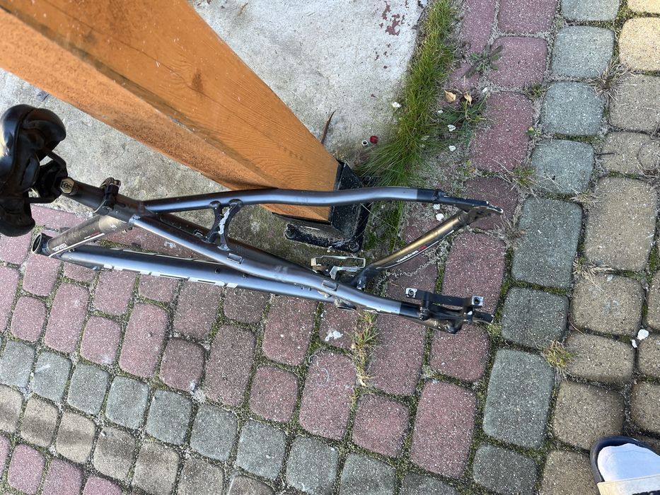 Rama z alminium od roweru ideal