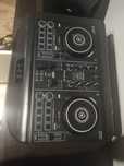 Pioneer DJ 200 konsola dj-ska