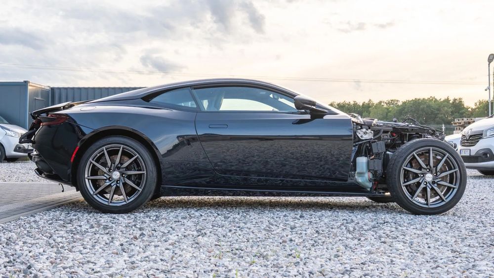 Aston Martin DB11 5.2 V12 608 KM Uszkodzony