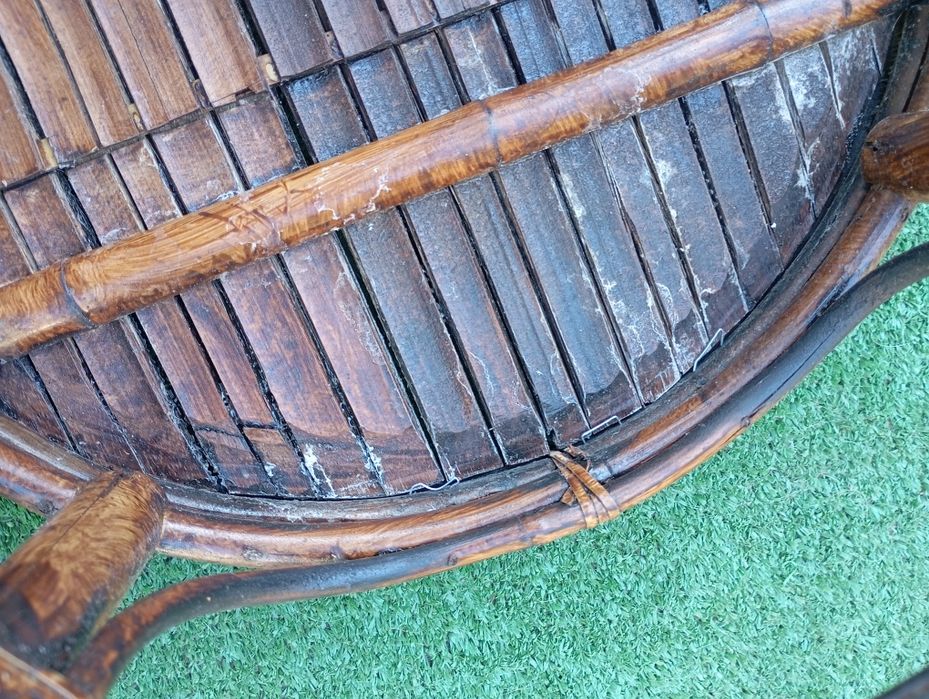 Mały bambusowy/rattanowy kwietnik, stołeczek